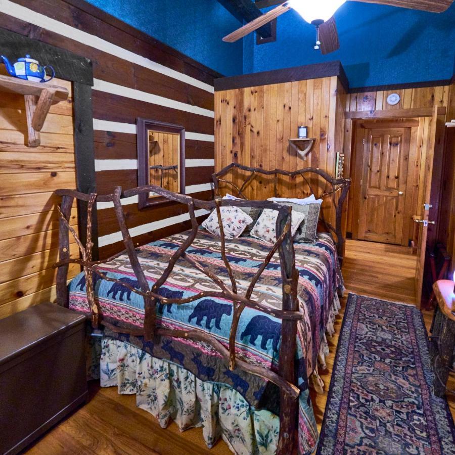 Creekwalk Inn Bed And Breakfast With Cabins Cosby Exterior photo