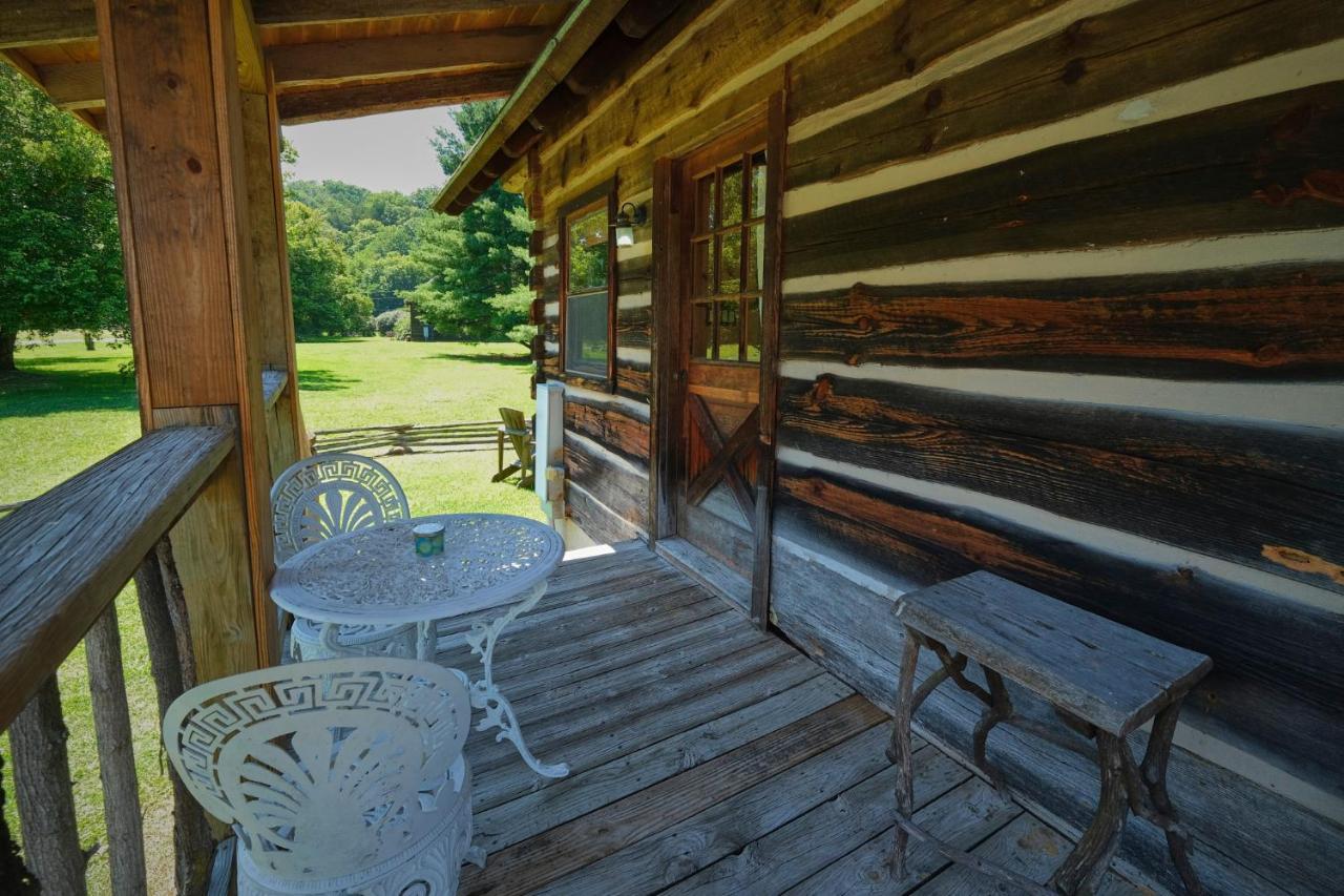 Creekwalk Inn Bed And Breakfast With Cabins Cosby Exterior photo