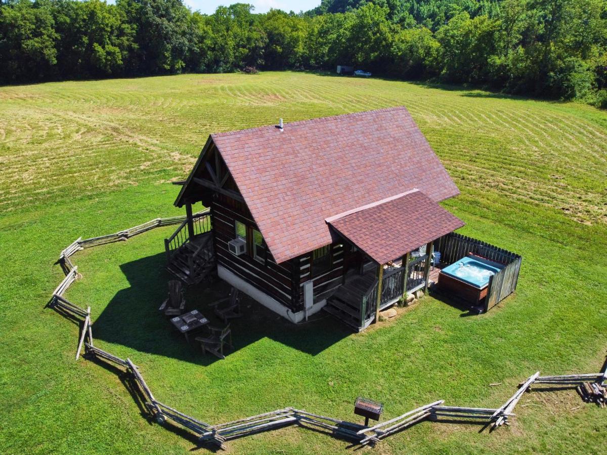 Creekwalk Inn Bed And Breakfast With Cabins Cosby Exterior photo