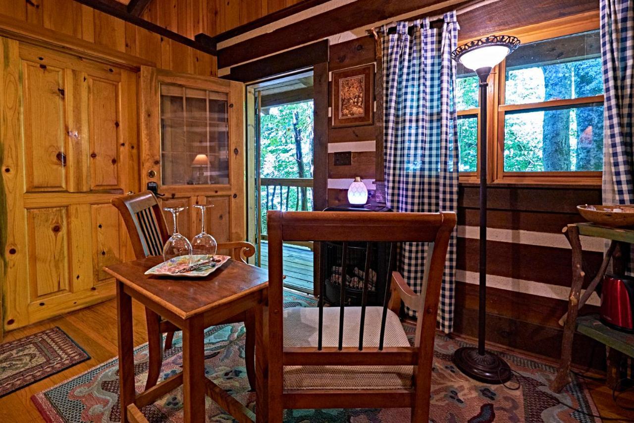 Creekwalk Inn Bed And Breakfast With Cabins Cosby Exterior photo