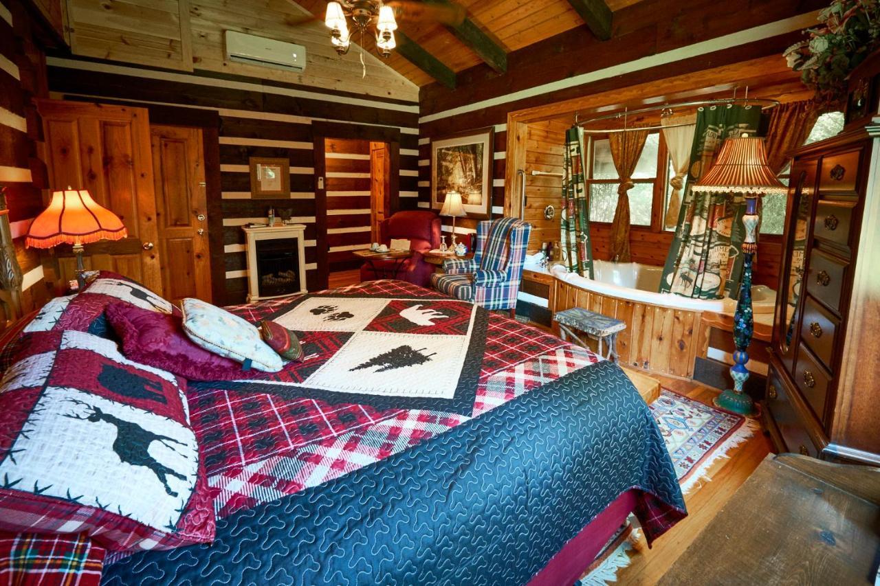 Creekwalk Inn Bed And Breakfast With Cabins Cosby Exterior photo
