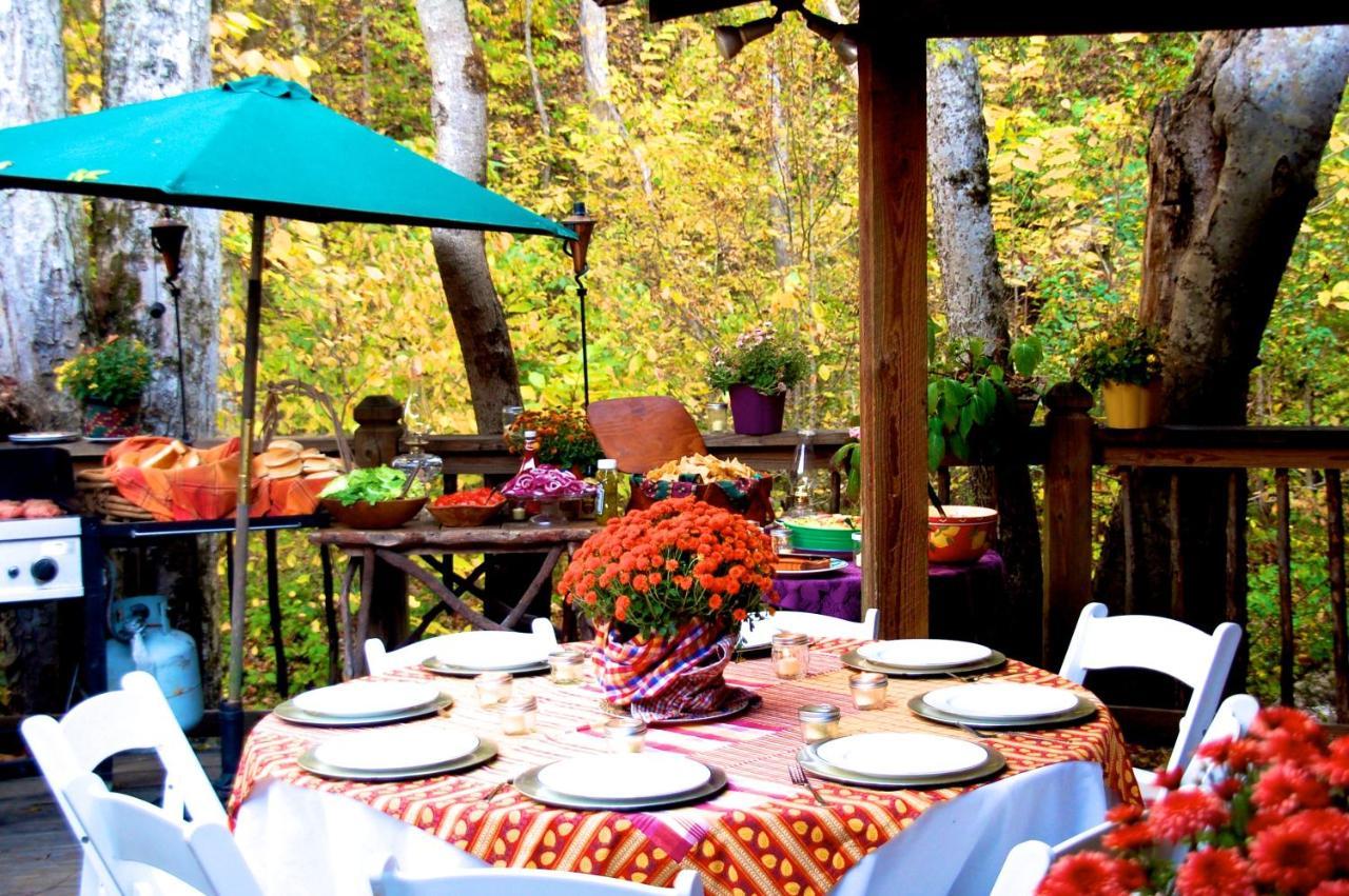 Creekwalk Inn Bed And Breakfast With Cabins Cosby Exterior photo